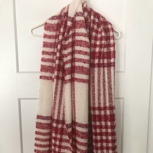 Scarf / shawl
